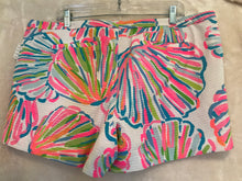 Load image into Gallery viewer, Lilly Pulitzer 16
