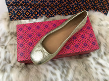 Load image into Gallery viewer, Tory Burch 7 1/2
