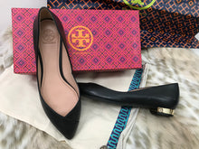 Load image into Gallery viewer, Tory Burch 9
